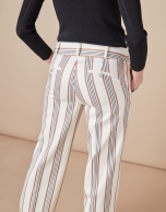 Pantalón masculino rayas crudo