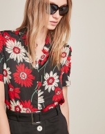 Blusa satén estampada