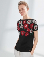 Black floral print t-shirt