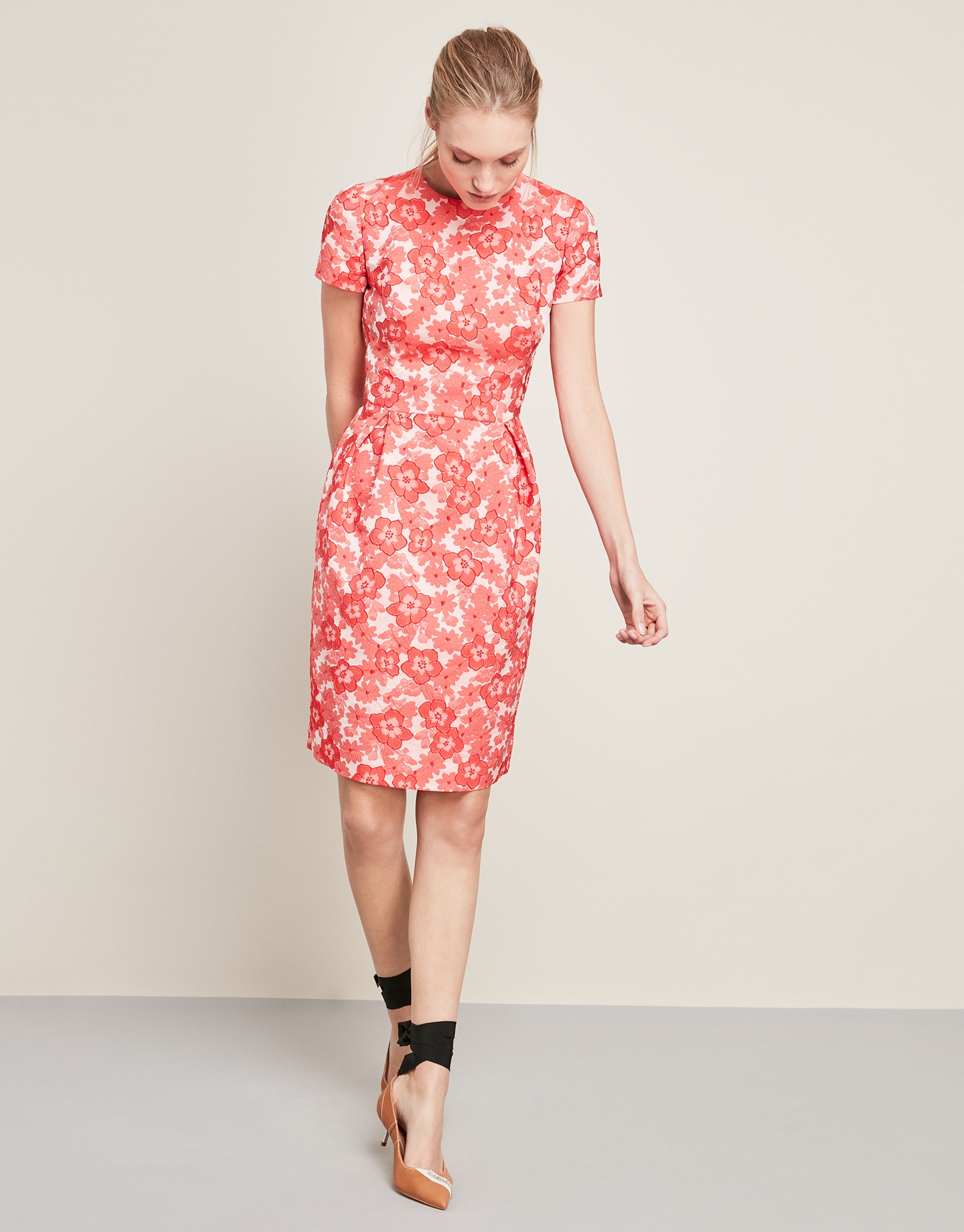 Jacquard dress with red flowers