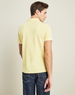 Polo piqué de algodón amarillo