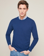 Blue structured sweater with round neck