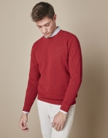 Burgundy structured sweater with round neck