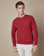 Burgundy structured sweater with round neck