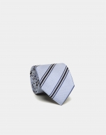 Light blue silk structured tie with navy blue/white stripes