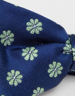 Navy blue bowtie with jacquard green daisies