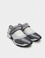 Gray leather and fabric Tulip running shoes