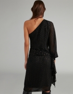 Vestido midi negro escote asimétrico