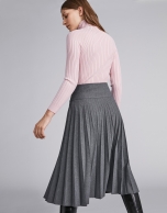 Falda midi plisada gris marengo