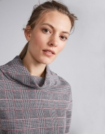 Gray knit glen plaid top with red lines