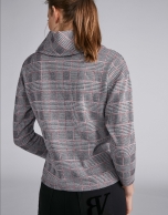 Gray knit glen plaid top with red lines