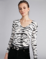 Silver knit top with zebra design