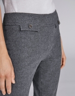 Pantalón recto gris marengo