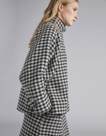 Houndstoohs black and white checked cape jacket