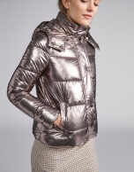 Short metallized gold sporty windbreaker