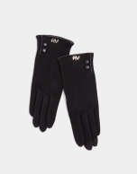 Black knit gloves