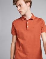 Polo de piqué naranja quemado