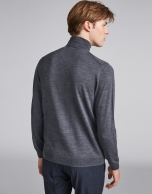 Jersey cuello vuelto gris