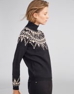 Black sweater with fretted print