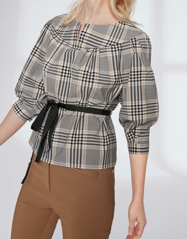 Checked blouse with boat neck and belt