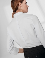 White shirt with mao collar and flounce