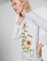 Top with sunflower print