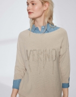 Hazelnut sweater with embroidered Verino logo