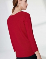 Crimson sweater with round neckline