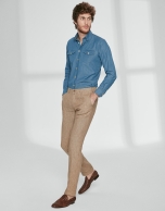 Brown linen chinos with dart