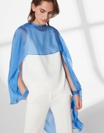 Poncho de seda azul ultramar