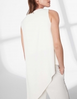 White top with asymmetric hem