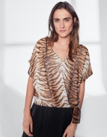 Animal print loose top