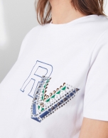 RV logo top with applique