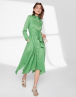 Vestido camisero verde con falda pañuelo