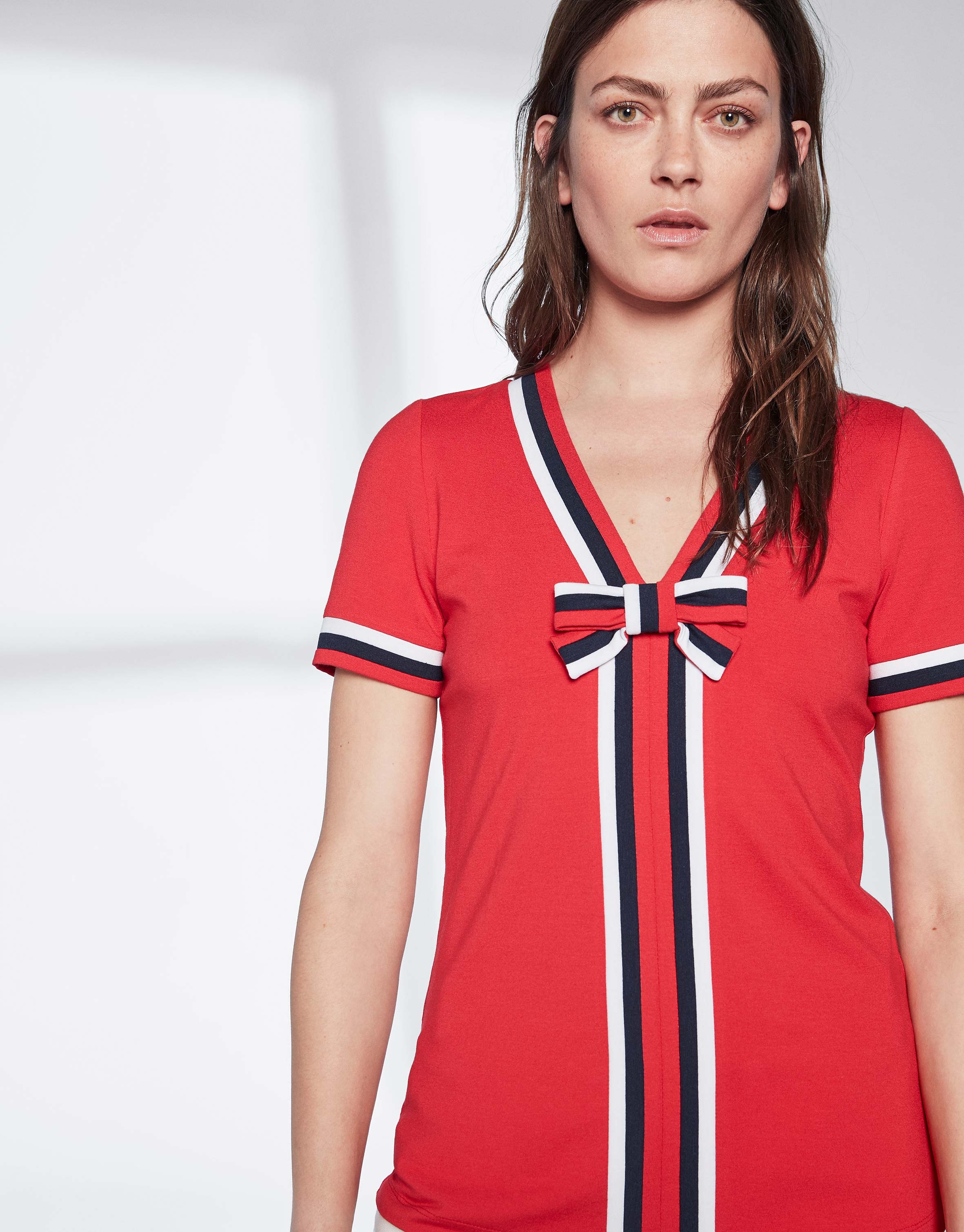 Red sailor top with bow