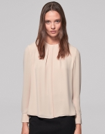 Vanilla shirt with folds at neckline