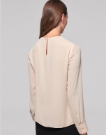 Vanilla shirt with folds at neckline