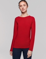 Red poppy wool sweater with raglan sleeves