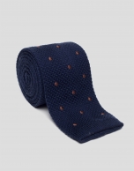 Corbata tricotada azul con lunares