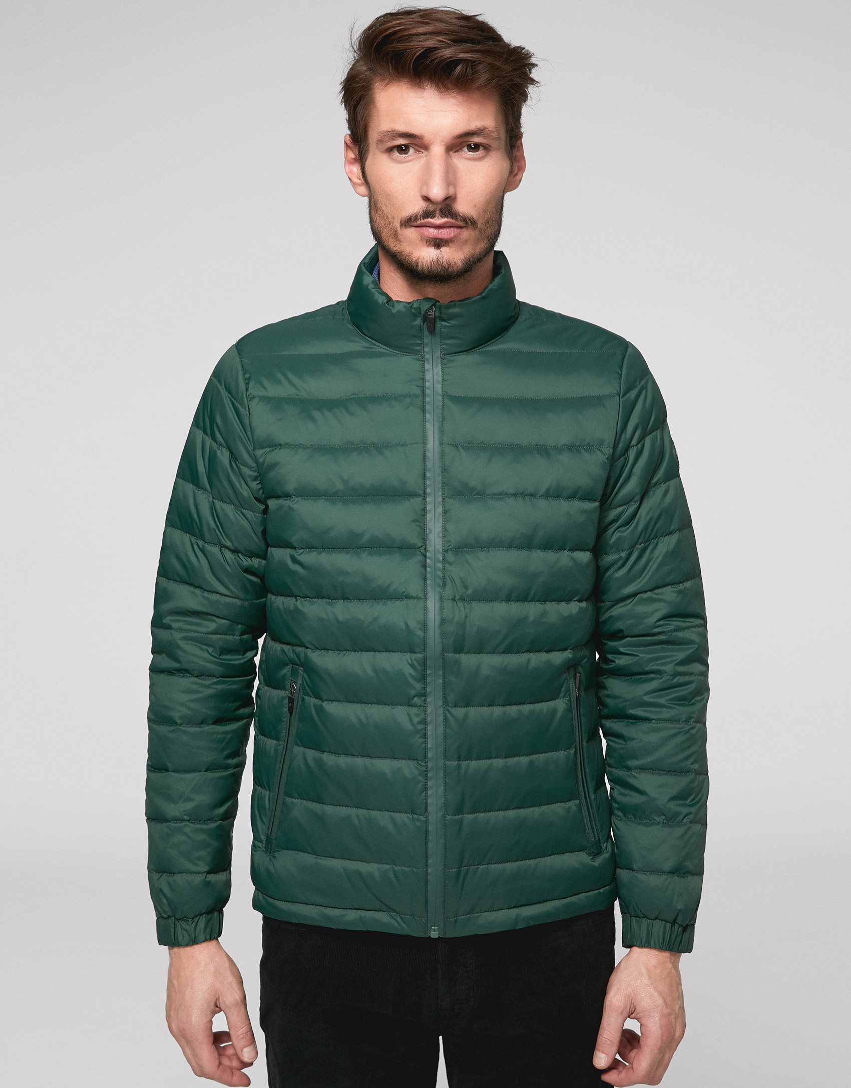 Short dark green anorak