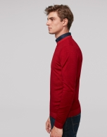 Red dyed sweater with square collar