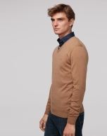 Camel wool sweater with V neck