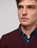 Burgundy wool sweater with V neck