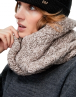 Brown elaborate scarf collar