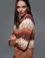 Mink-colored sweater with design