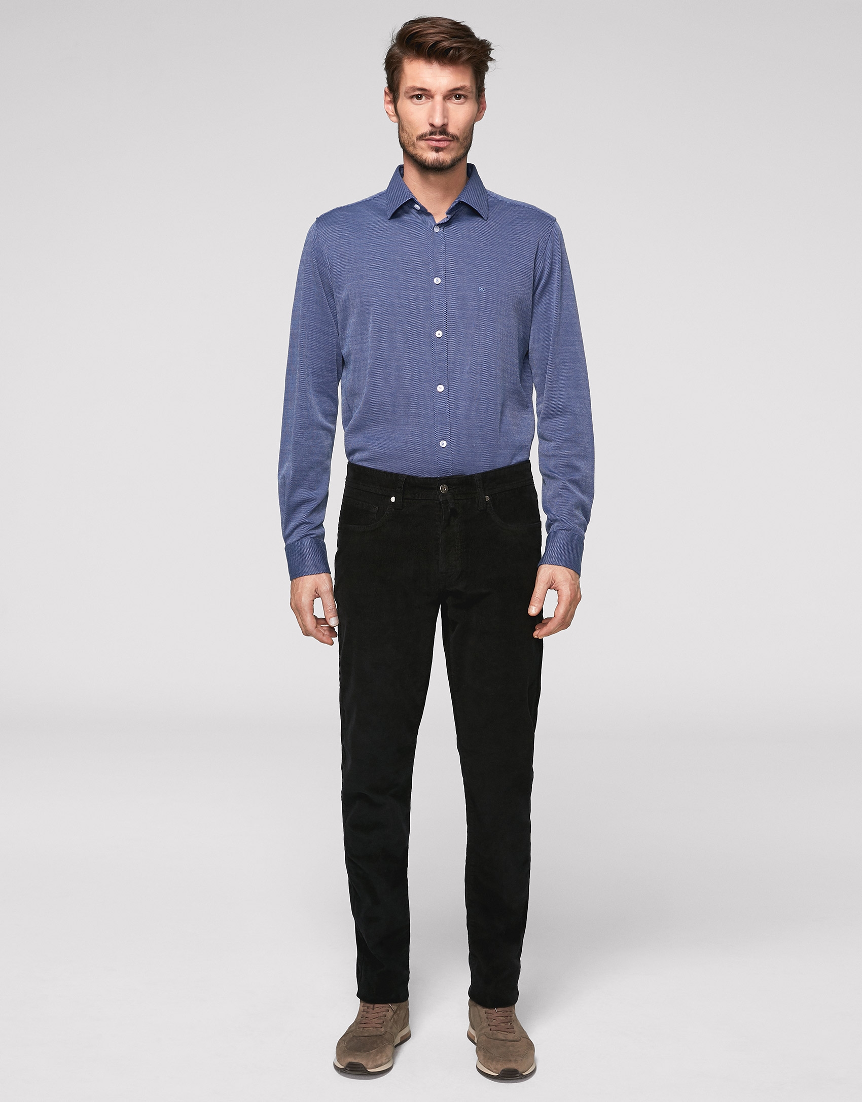 Black corduroy pants with five pockets