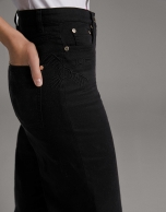 Pantalón vaquero pierna ancha negro