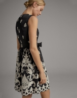 Vestido midi jacquard negro y crudo