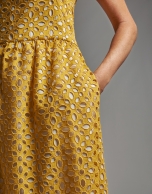 Vestido midi bordado inglés amarillo