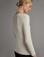 Beige sweater with side slit and mother of pearl button